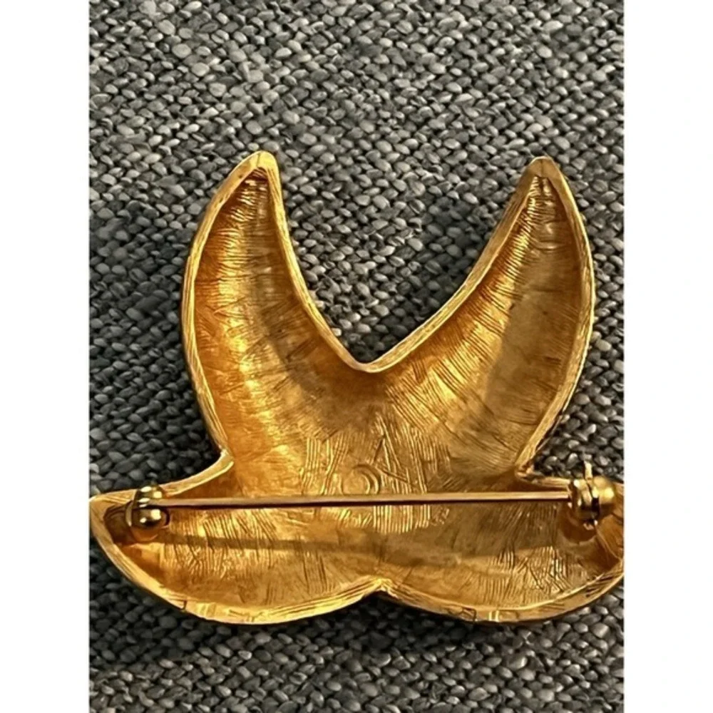 Vintage Anne Klein Abstract Matte‎ Gold Tone Brooch Pin 1